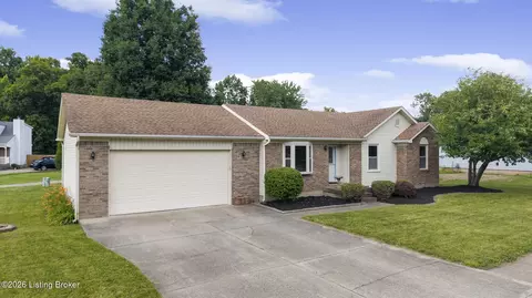 8401 Silver Fox Rd, Louisville, KY 40291