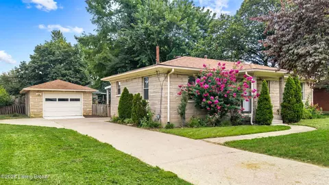 1917 Upper Hunters Trce, Louisville, KY 40216