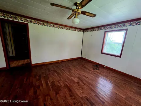 Living - 2514 Bloomfield Rd, Springfield, KY 40069 photo 1 of 2