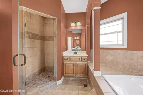 Bath - 596 Meadowcrest Dr, Mount Washington, KY 40047 photo 2 of 4