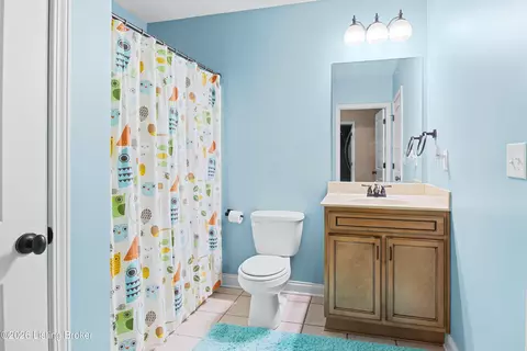 Bath - 596 Meadowcrest Dr, Mount Washington, KY 40047 photo 4 of 4