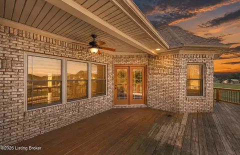 Exterior - 596 Meadowcrest Dr, Mount Washington, KY 40047 photo 5 of 9