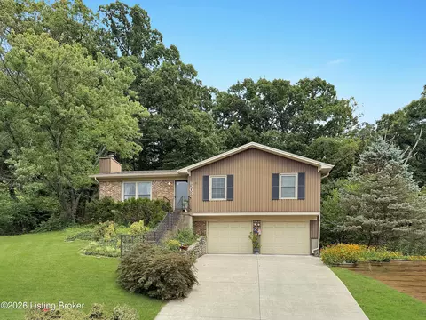 8203 Flicker Pl, Louisville, KY 40214