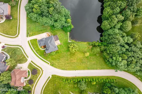View/Area - 3642 Woodland Lakes Dr, Floyds Knobs, IN 47119 photo 2 of 6