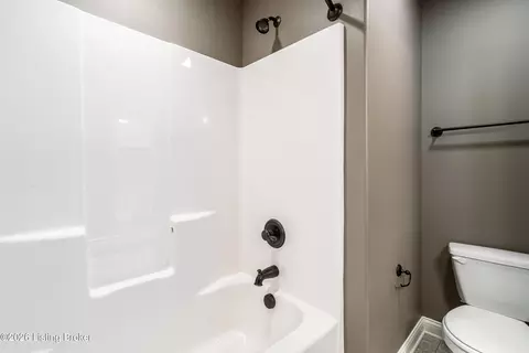 Bath - 3642 Woodland Lakes Dr, Floyds Knobs, IN 47119 photo 7 of 8