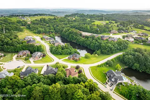 View/Area - 3642 Woodland Lakes Dr, Floyds Knobs, IN 47119 photo 5 of 6