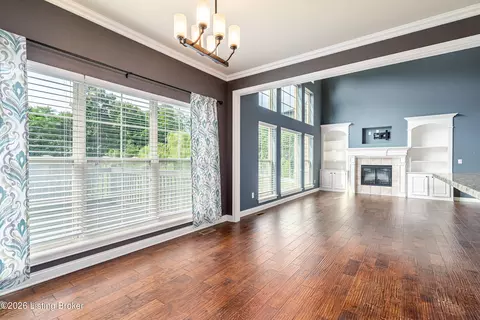Living - 3642 Woodland Lakes Dr, Floyds Knobs, IN 47119 photo 5 of 10