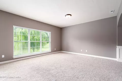 Living - 3642 Woodland Lakes Dr, Floyds Knobs, IN 47119 photo 8 of 10