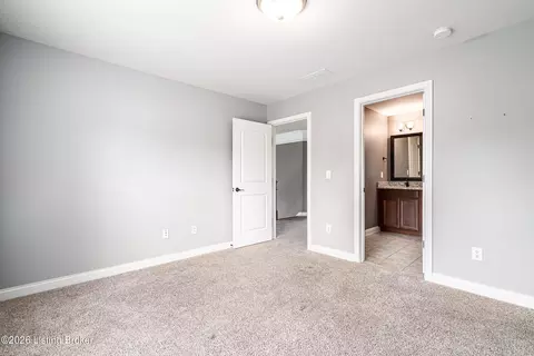 Bedroom - 3642 Woodland Lakes Dr, Floyds Knobs, IN 47119 photo 3 of 11