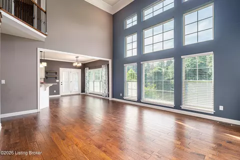 Living - 3642 Woodland Lakes Dr, Floyds Knobs, IN 47119 photo 4 of 10