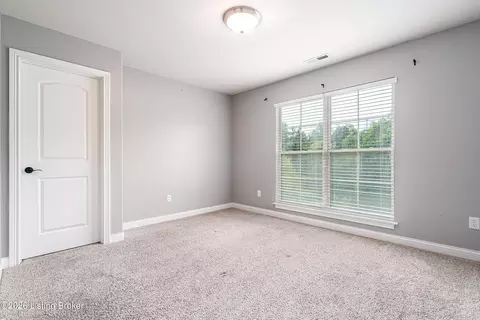 Bedroom - 3642 Woodland Lakes Dr, Floyds Knobs, IN 47119 photo 2 of 11