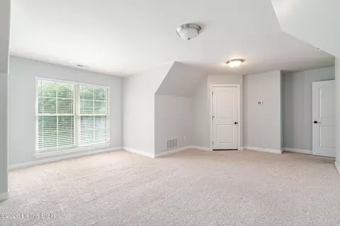 Bedroom - 3642 Woodland Lakes Dr, Floyds Knobs, IN 47119 photo 6 of 11