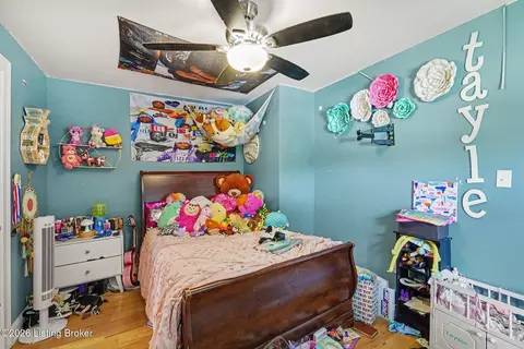 Bedroom - 107 Covington Ave, Springfield, KY 40069 photo 2 of 4