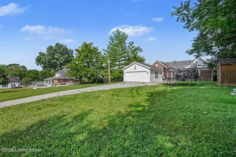Exterior - 107 Covington Ave, Springfield, KY 40069 photo 7 of 7