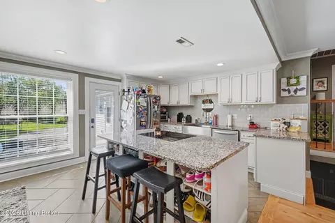 Kitchen - 107 Covington Ave, Springfield, KY 40069 photo 1 of 3