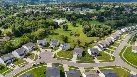 View/Area - 4002 White Pine Ln, La Grange, KY 40031 photo 6 of 7