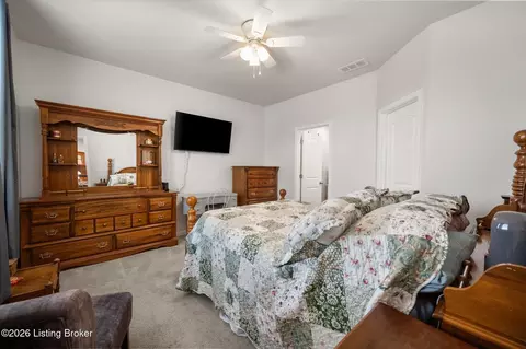 Bedroom - 4002 White Pine Ln, La Grange, KY 40031 photo 3 of 4