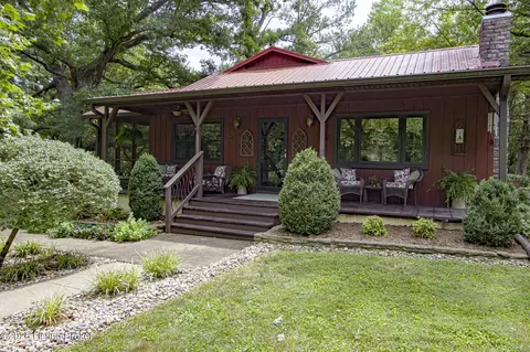 8415 Independence School Rd, Louisville, KY 40228