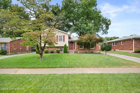 4021 Landside Dr, Louisville, KY 40220