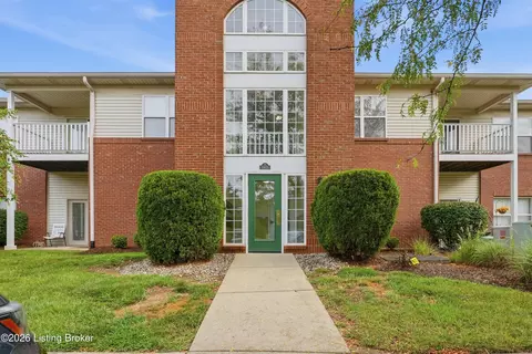 9405 Magnolia Ridge Dr #204, Louisville, KY 40291