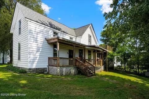 Exterior - 104 4th St, Berry, KY 41003 photo 3 of 9