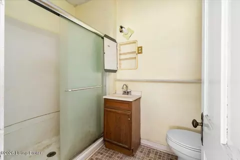 Bath - 104 4th St, Berry, KY 41003 photo 1 of 1