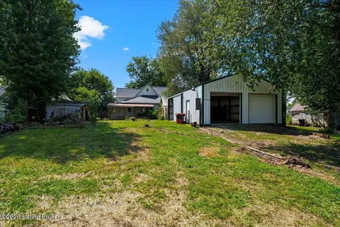 Exterior - 104 4th St, Berry, KY 41003 photo 7 of 9