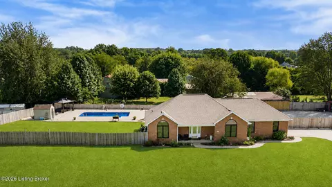 1012 E Milestone Ct, Bardstown, KY 40004