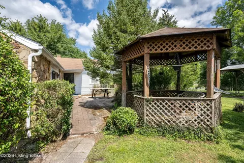 Exterior - 4678 Duffy Rd, Floyds Knobs, IN 47119 photo 4 of 9