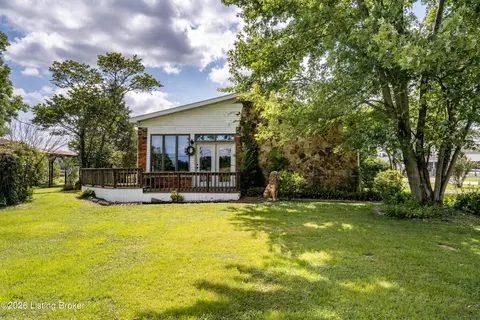 Exterior - 4678 Duffy Rd, Floyds Knobs, IN 47119 photo 6 of 9