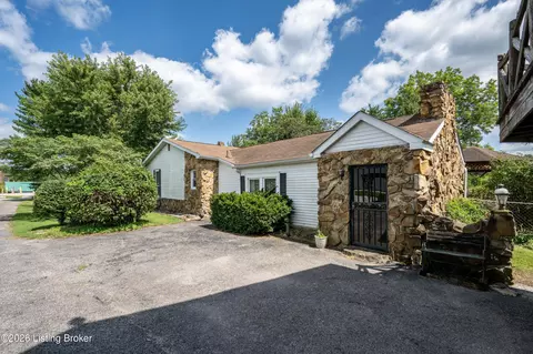 Exterior - 4678 Duffy Rd, Floyds Knobs, IN 47119 photo 2 of 9