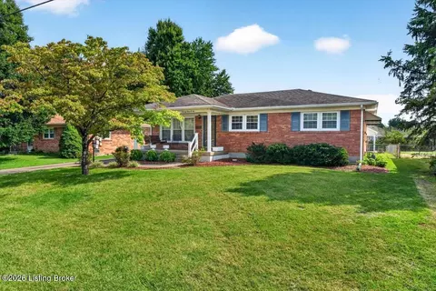 7306 Lorenzo Ln, Louisville, KY 40228
