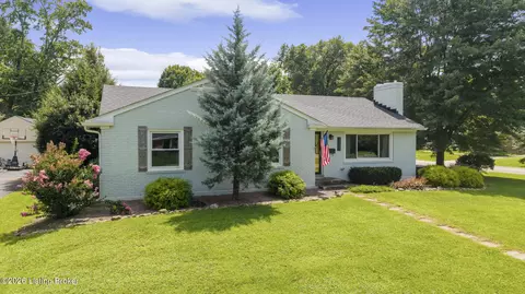 8800 Charing Cross Rd, Louisville, KY 40222