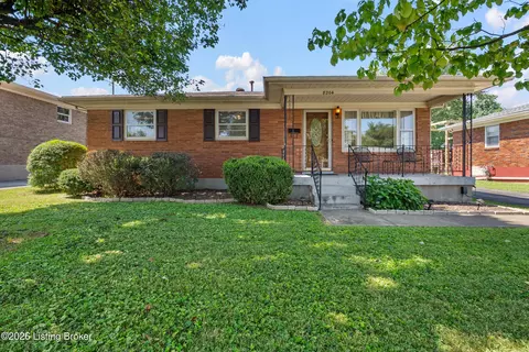 8204 Bost Ln, Louisville, KY 40219