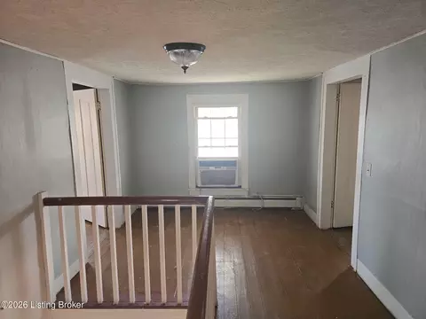 Entry Way - 103 Springfield Rd, Bloomfield, KY 40008 photo 3 of 3