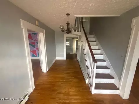 Entry Way - 103 Springfield Rd, Bloomfield, KY 40008 photo 1 of 3