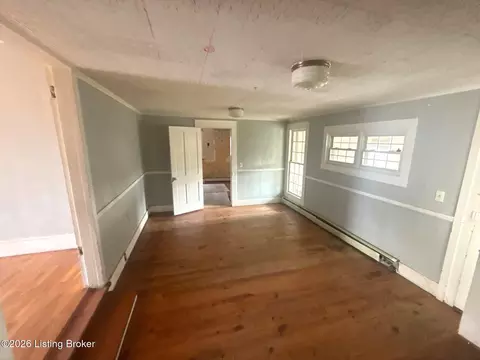 Living - 103 Springfield Rd, Bloomfield, KY 40008 photo 2 of 2