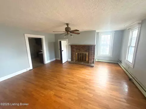 Living - 103 Springfield Rd, Bloomfield, KY 40008 photo 1 of 2