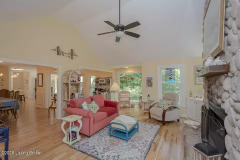 Living - 7804 Deep Trail Ct, Prospect, KY 40059 photo 3 of 3