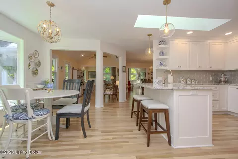 Dining - 7804 Deep Trail Ct, Prospect, KY 40059 photo 4 of 6