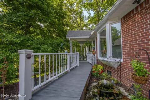 Exterior - 7804 Deep Trail Ct, Prospect, KY 40059 photo 6 of 35