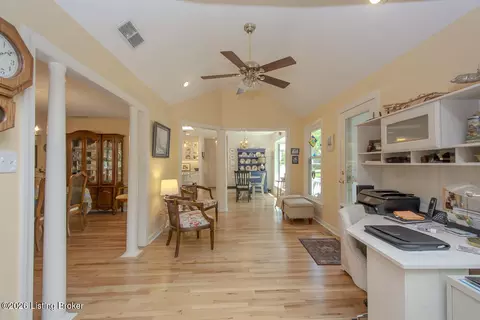 Entry Way - 7804 Deep Trail Ct, Prospect, KY 40059 photo 3 of 3