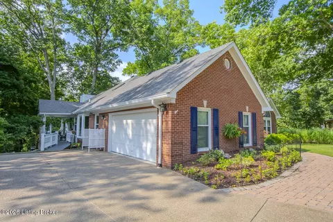 Exterior - 7804 Deep Trail Ct, Prospect, KY 40059 photo 10 of 35