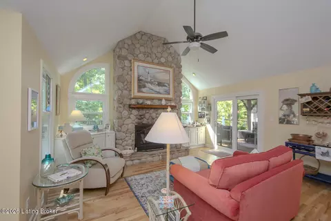 Living - 7804 Deep Trail Ct, Prospect, KY 40059 photo 1 of 3