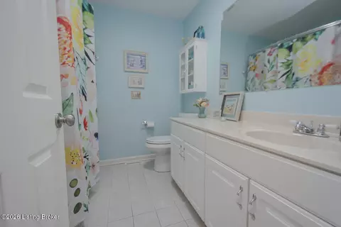 Bath - 7804 Deep Trail Ct, Prospect, KY 40059 photo 1 of 5