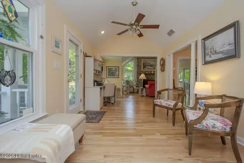 Entry Way - 7804 Deep Trail Ct, Prospect, KY 40059 photo 2 of 3