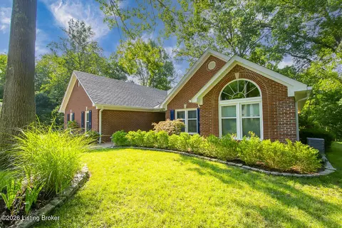 Exterior - 7804 Deep Trail Ct, Prospect, KY 40059 photo 4 of 35
