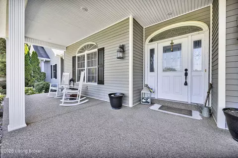 Exterior - 335 Loretto Rd, Springfield, KY 40069 photo 2 of 8