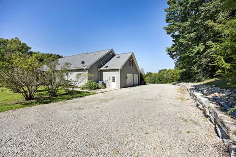 Exterior - 335 Loretto Rd, Springfield, KY 40069 photo 6 of 8
