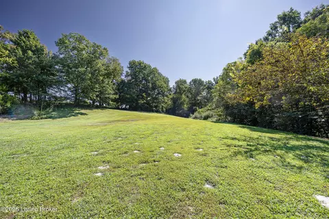 Exterior - 335 Loretto Rd, Springfield, KY 40069 photo 4 of 8